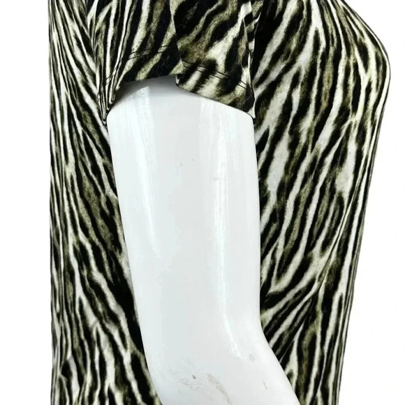 Michael Kors animal print short sleeve top it's gold studs size medium - Picture 6 of 9